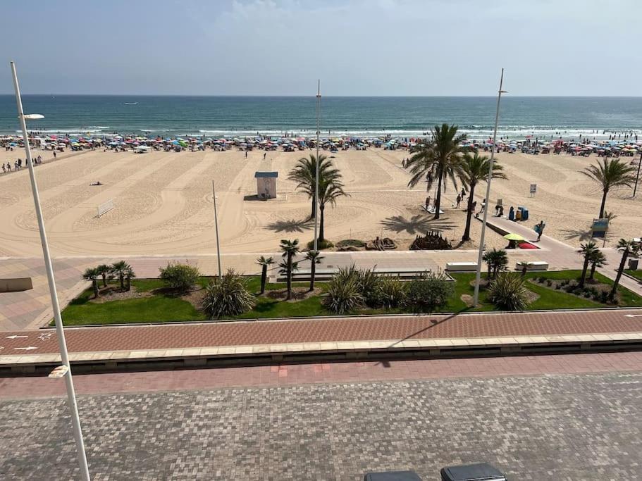 Apartamento 1ª Linea De Playa - Con Piscina Y Parking Playa de Gandia Екстер'єр фото