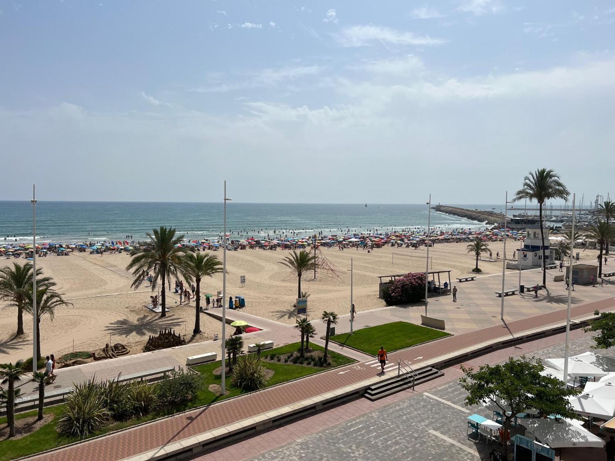 Apartamento 1ª Linea De Playa - Con Piscina Y Parking Playa de Gandia Екстер'єр фото